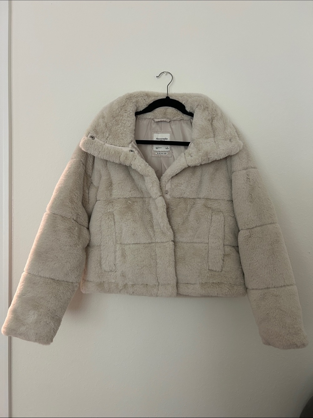 A&F Womens Cream Faux Fur Mini Puffer Jacket